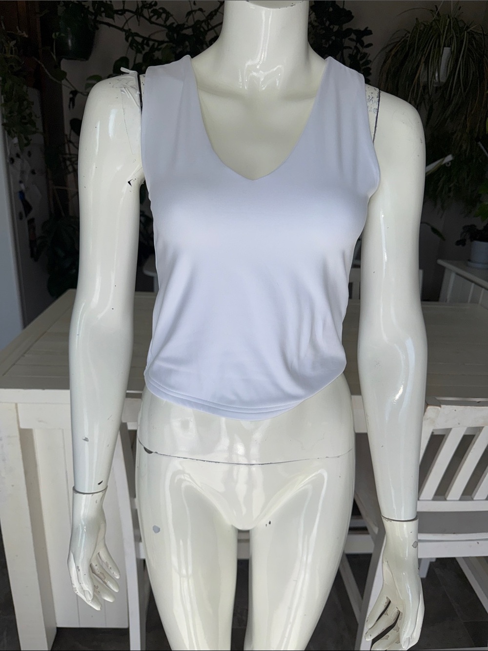 Muse republic clothing Classic White V-Neck Sleeveless Tank Top XS MWOT